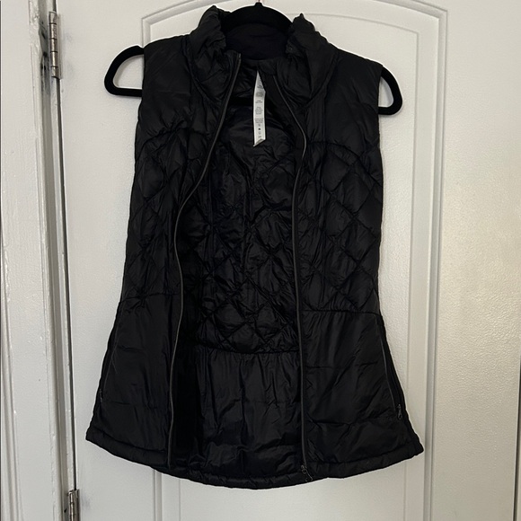 Lululemon Size 6 Black Quilted Vest - Picture 1 of 5